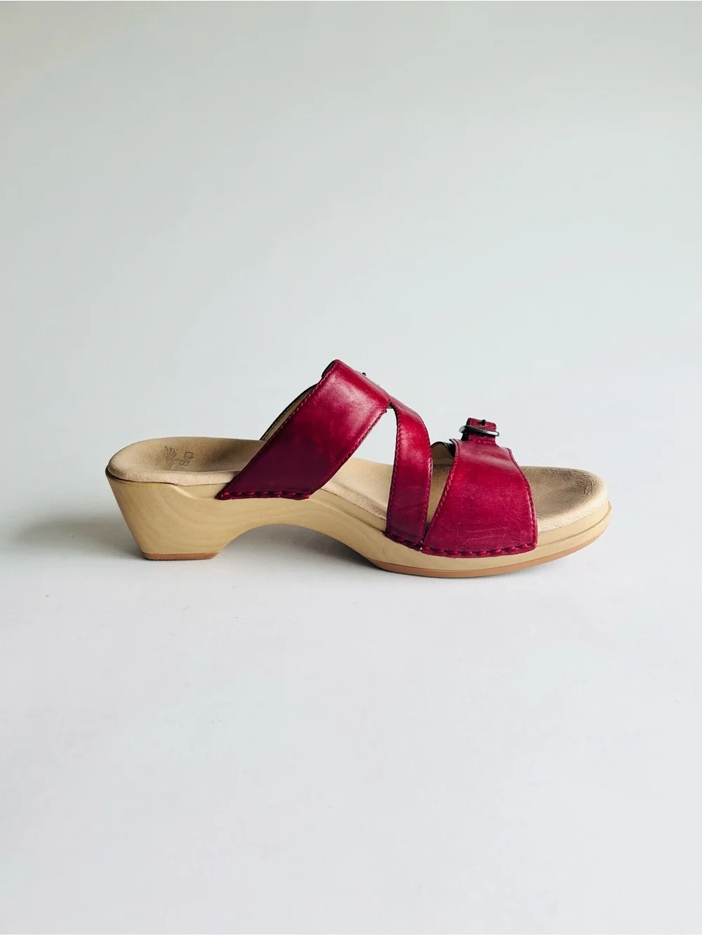Dansko Burgundy Leather Rubber Outsole Clog Sandals size EUR 39, US 8.5 - Picture 3 of 15